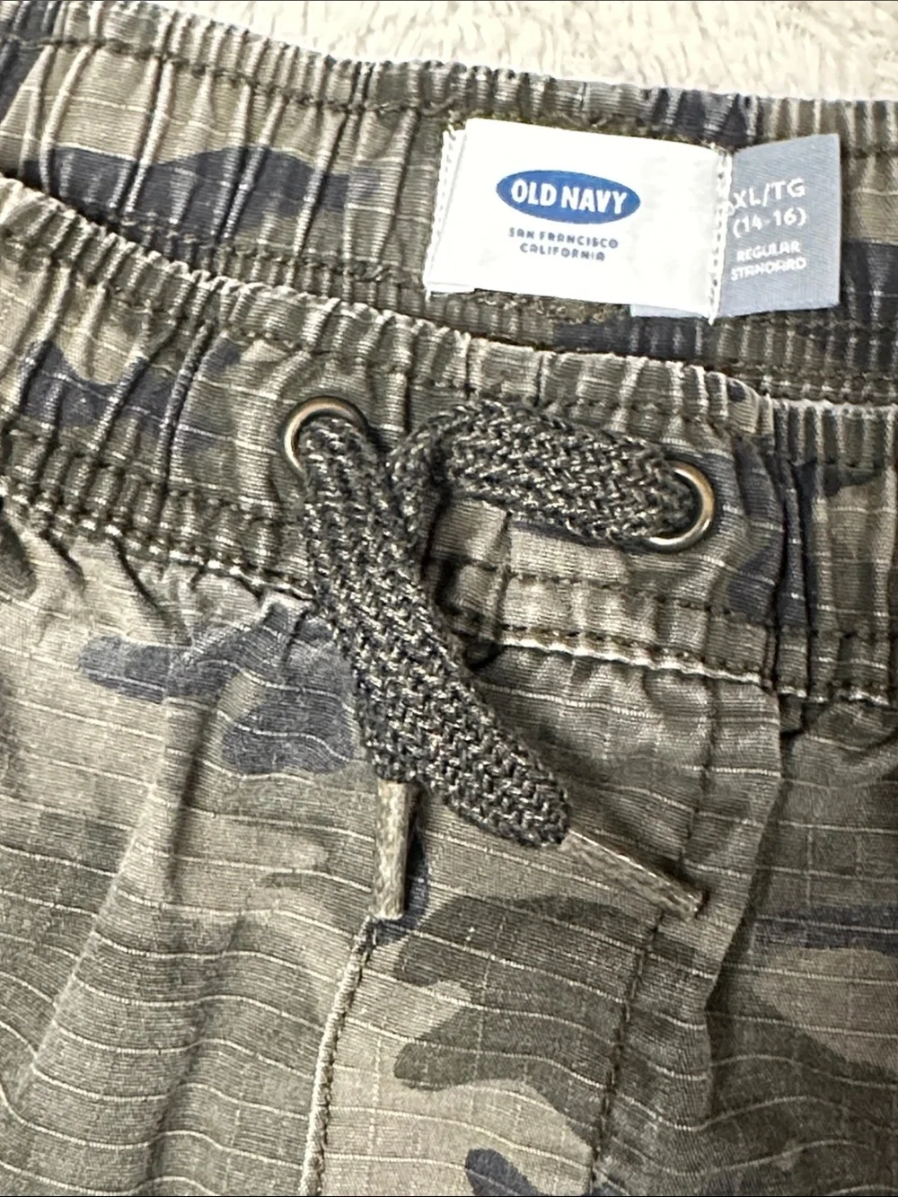 Old Navy 100% Cotton Camo cargo jogger olive green pants boys XL (14 /16)